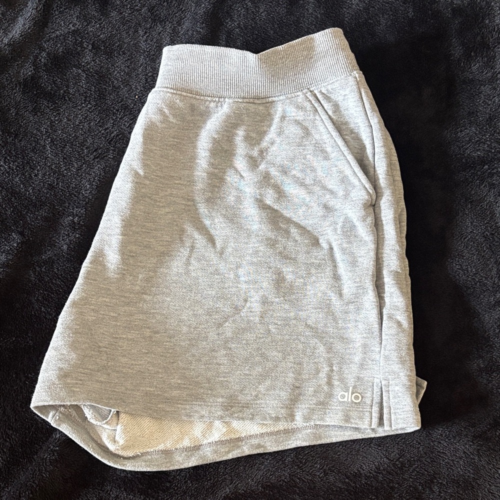 Alo Lowkey Sweat Shorts - Athletic Heather Grey